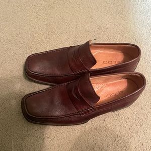 Men’s ALDO top Sneaker(Worn once)